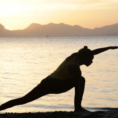 Yoga coucher de soleil